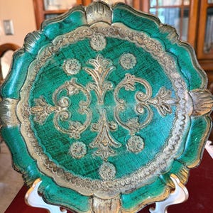 Green and Gold Scalloped Round Florentine Tray
