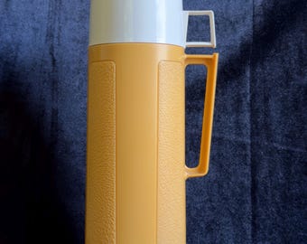 1970’s Vintage Harvest Mustard Yellow King Seeley Thermos