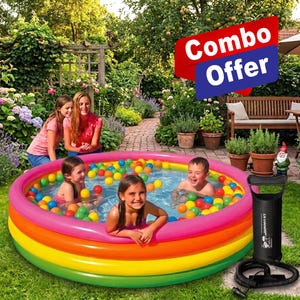 Puede incluir: Una piscina inflable redonda con tres anillos apilados en colores rosa, naranja, amarillo y verde. La piscina está llena de agua y numerosas pelotas de plástico pequeñas y coloridas. Una bomba de aire manual negra se sitúa al lado.