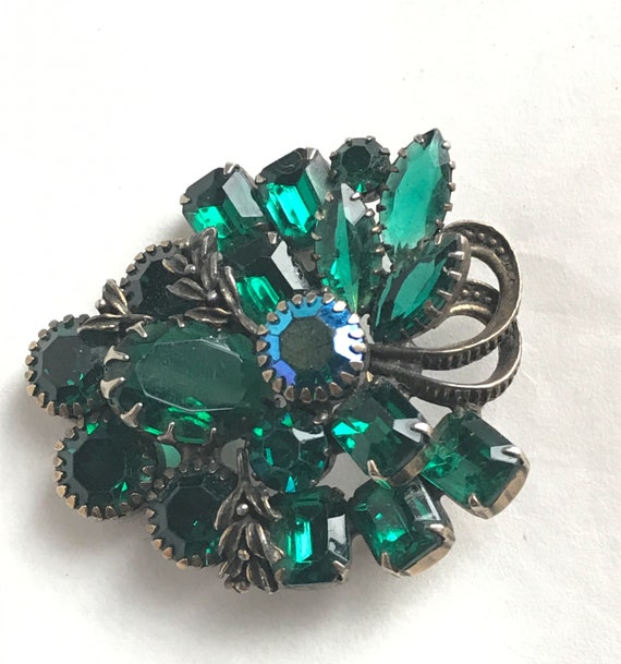 1960s Brooch with Deep Green Rhinestones