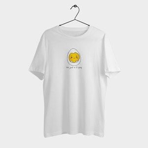 Adorabile maglietta con l'uovo rotto - Sono solo un piccolo ragazzo - Divertente design a fumetti - Perfetta come regalo