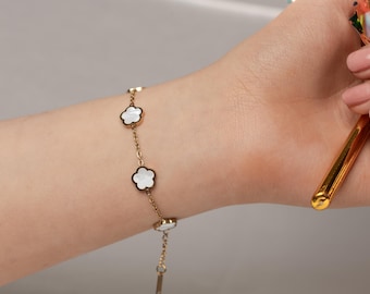 Cute Bracelet, Flower Bracelet, Daisy Bracelet, Stainless Steel bracelet, Gold Plated Bracelet, Bracelet For Her, Clover Bracelet