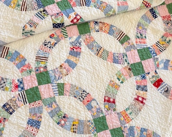 Double Wedding Ring Cotton Quilt 1930s to 1940s