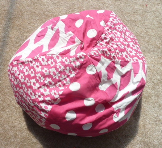 Hot Pink and White Polka Dots Hot Pink and White Flowers Bean