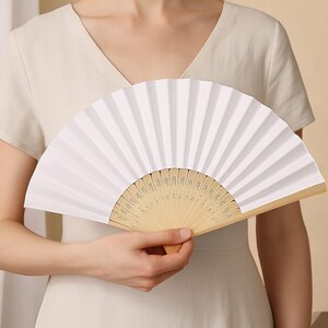 Leque de papel branco dobrável | Leque de bambu feito à mão • Leque de casamento de verão