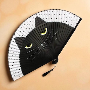 Éventail pliant Black Cat : soie et bambou, décoration de style japonais