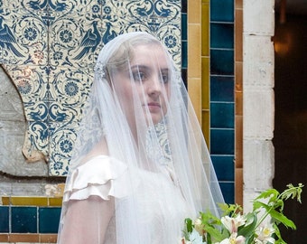 1920s Style Juliet Cap Wedding Veil with Blusher and Detachable Hair Clips
