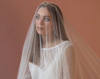 Champagne Cathedral Veil and Gold Bridal Crown -  Elegant Bridal Tiara with flowing Drop Veil - Gold Wedding Headpiece