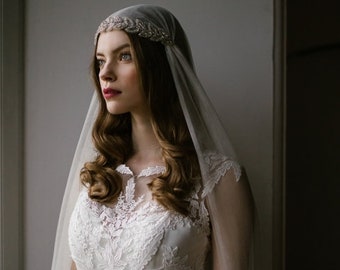 Stylish Juliet Cap Veil in Champagne or Ivory Tulle - Vintage style Wedding Veil - 1920s style veil - Cathedral length veil, Chapel length