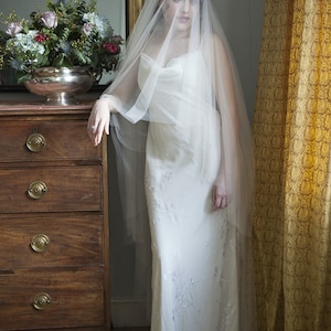 Juliet Cap Veil with a blusher and beaded leaves in ivory, white or champagne. 1920s style veil cathedral length veil, chapel length