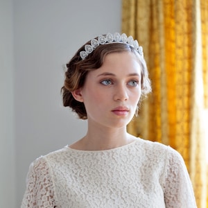Tocado de boda de los años 30 - Tiara de estilo antiguo - Tocado de cristal plateado - Tocado de boda de los años 40 - Agnes Hart UK