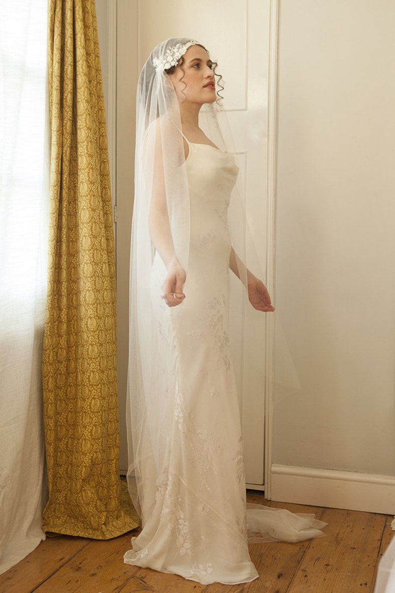 Juliet Cap Veil with lace Kate Moss Wedding veil 1930s style veil ivory chapel length veil cathedral length veil image 3