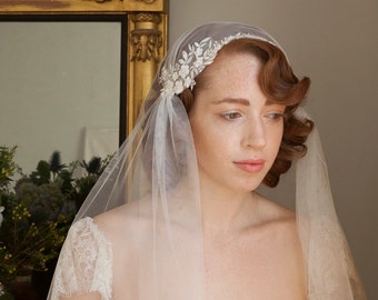 Stunning Juliet Cap Veil with Beaded lace ,Ivory or champagne Kate moss style veil, 1930s Vintage style veil, chapel length veil