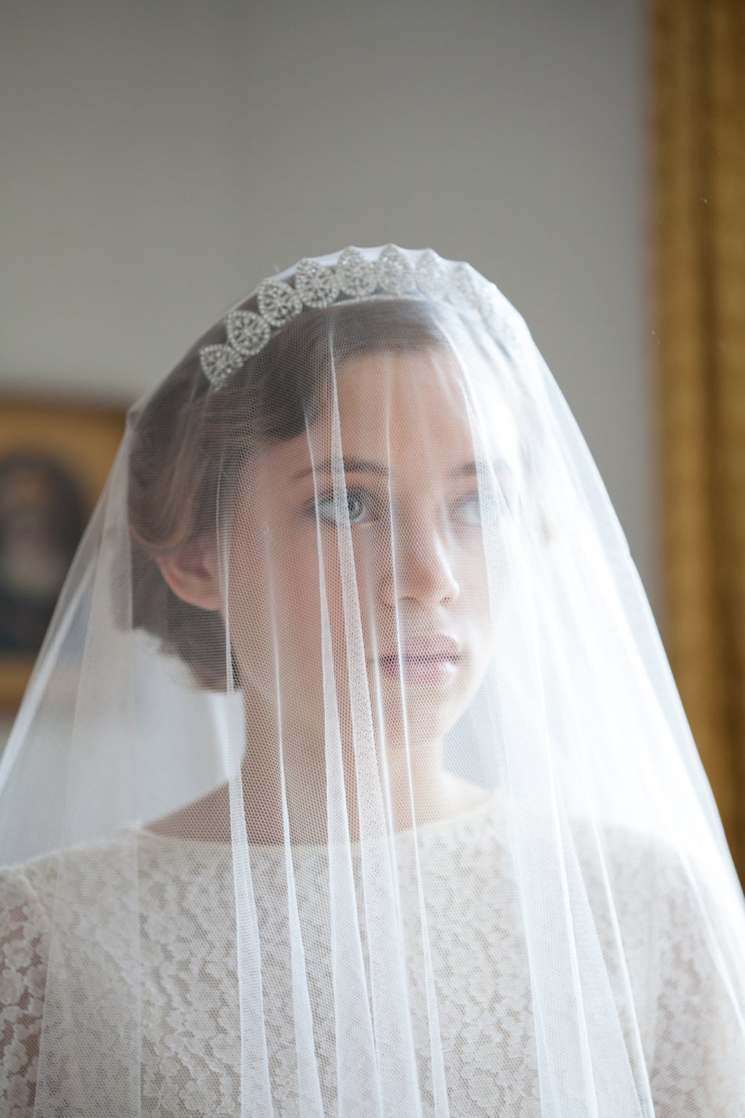 Vintage Wedding Veil and Tiara - Bridal Crown - Antique  display picture 3