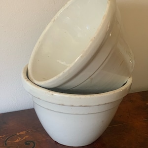 1 vintage mixing bowl