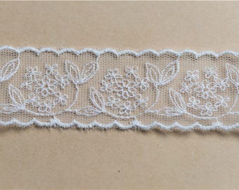 2.8cm white embroidery flower lace trim