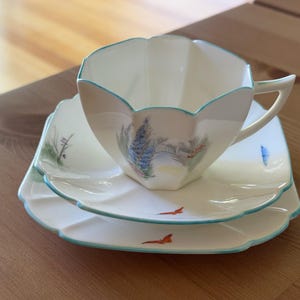 sale Shelley china Queen Anne shape trio 723404