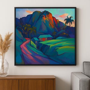 以下が含まれることがあります： 山、ヤシの木、曲がりくねった道を描いた抽象的な風景画。このアートワークは、熱帯のシーンを描くために、青、緑、赤などの鮮やかな色を使用しています。絵は黒い正方形のフレームに入っています。