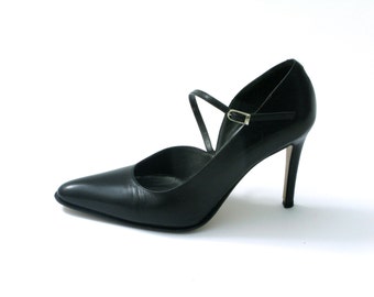 Vintage pointy black leather heels // Made in Italy - Venice // 1990