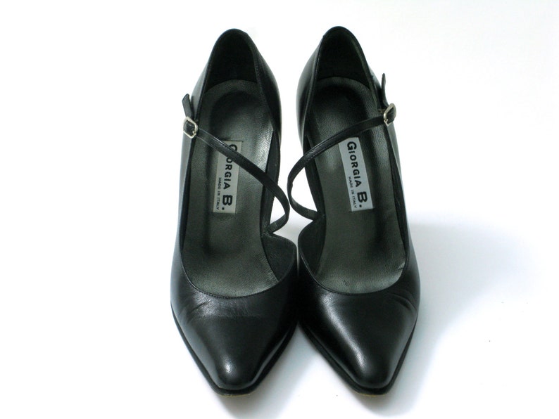 Vintage pointy black leather heels // Made in Italy Venice // 1990 image 2