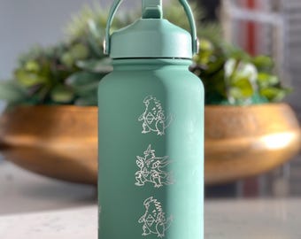 Botella de agua Tyranitar, vaso de café grabado con Mega Tyranitar y espinas de hierro, termo de agua Paradox Anime Gamer, regalo de aniversario