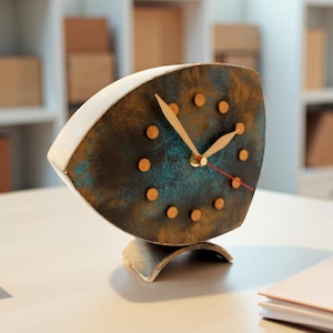 Horloge de bureau en bois Fuma, décor de table calme patiné dans ton or turquoise