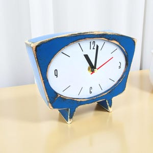 Relógio de mesa de madeira azul silencioso estilo retrô para decoração de casa ou escritório.