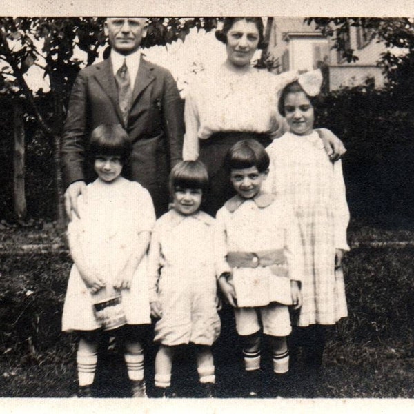 Found Photo, Family Photograph, Children, Perfect Family, Vernacular, Vernacular Photo, Black and White, Found Photograph, Found Photos