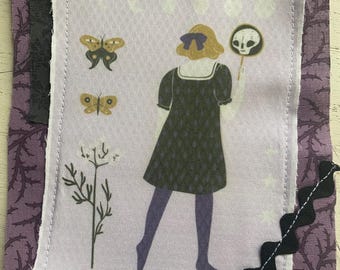 Ritaglio di tessuto di Halloween: Alice nel Paese delle Meraviglie, Junk Journal, Tecnica mista