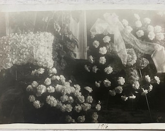 Antieke foto, RPPC, Begrafenisbloemen, vintage foto, zwart-wit, ansichtkaart