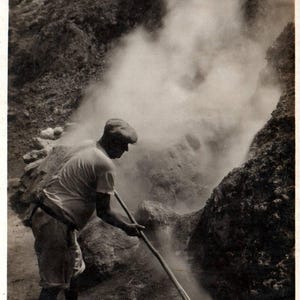carte postale vintage, RPPC, Pouzzoles, Italie, solfatare, volcan, photo trouvée, antiquité, éphémère, carte postale ancienne, volcan Italie, volcan en sommeil