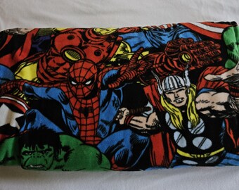 Mittelgroße handgefertigte Marvel-Decke