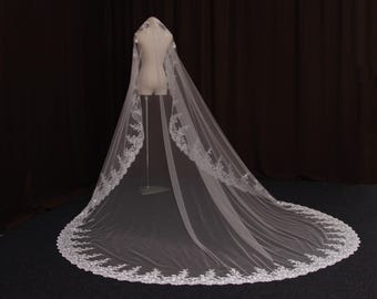 A6 | Mantilla Lace Wedding Veil, Ivory Bridal Veil with Scalloped Lace Trim, Cathedral Length Lace Veil, Chapel Floral Lace Veil, Lace Veil