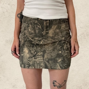 Vintage 2000s Wilsons Leather Suede &quot;Denim Print&quot; Mini Skirt (Size 10)