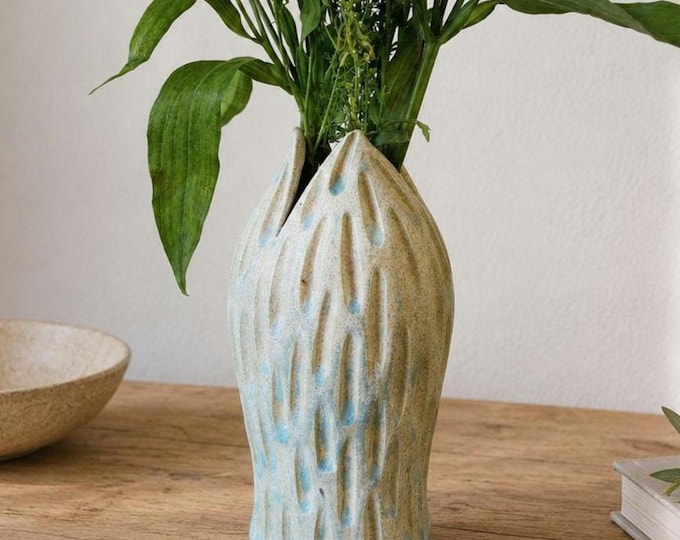 Handmade Riptide Ceramic Blossom Vase – Bloom-Inspired Pottery | Wheel-Thrown Stoneware Decor