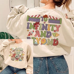 Puede incluir: Un juego de tres tazas de cerámica con un acabado moteado y mate. Las tazas son de color crema, gris claro y gris oscuro. Cada taza tiene un diseño simple y minimalista, ideal para café o té.