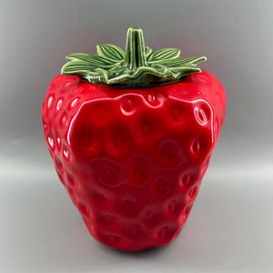 Vintage McCoy Strawberry Cookie Jar w/ Leaf Lid – Red Fruit Cookie Jar, Mid Century McCoy Pottery, Farmhouse Kitchen Decor . Rare find!