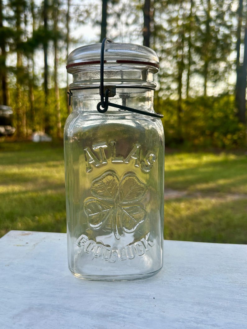 Atlas Good Luck Clover Quart Jar