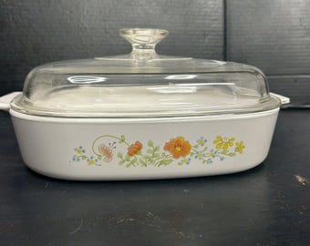 Casseruola CorningWare Wildflower A-2-B da 2,5 litri con coperchio in Pyrex, modello vintage del 1977. Teglia da forno con motivo floreale.