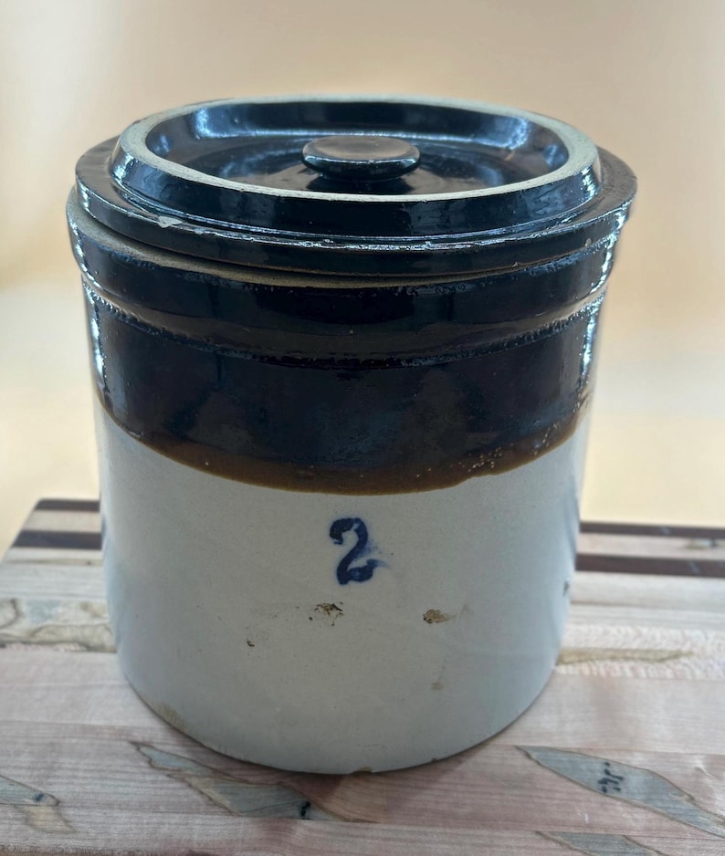 Vintage 2-Gallon Stoneware Crock With Original Lid