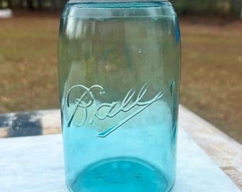 Tarro Ball Triple-L Mason Jar Aqua Quart 1900-1910 con revestimiento de vidrio opalino con tres bucles, estilo antiguo.