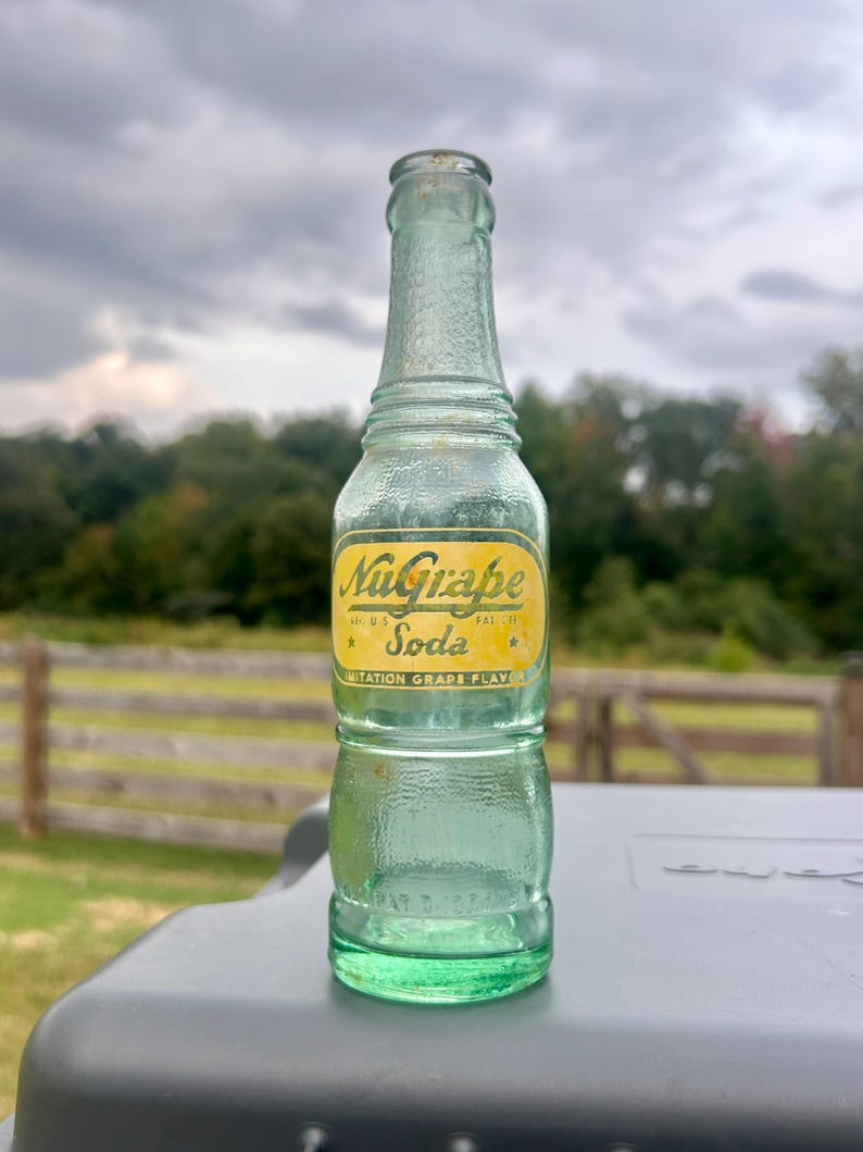 Vintage 1952 NuGrape Soda Bottle 6 oz Green ACL Duraglas Owens Illinois National NuGrape Co Atlanta GA D-130075 Advertising Glass