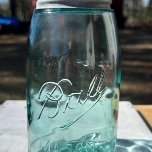 Mason Jar – Antique Ball Mason Quart Deep Teal Aqua 1910‑1923 Underlined Script with Near Mint Zinc Lid, 100+ Year Old Vintage Canning Jar