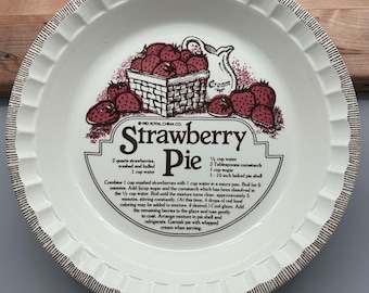 Piatto per torta di fragole vintage Royal China, modello Country Harvest Ironstone, del 1983.