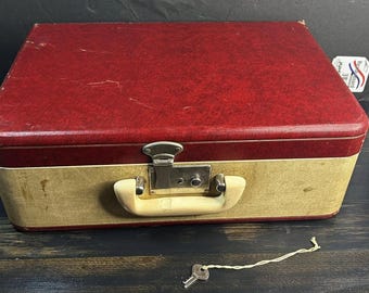 Vintage 1950s Red Vanity Train Case Hard Shell Makeup Case Bakelite Handle Travel Case