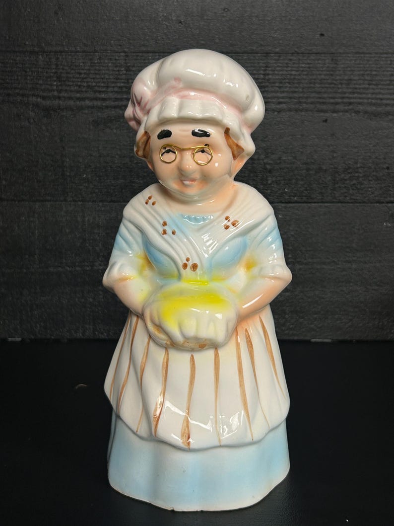 Vintage Grandma String Holder Ceramic Twine Dispenser