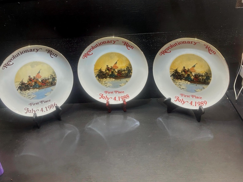 Vintage Revolutionary Run Plate Set