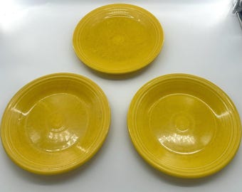 Set di piatti piani Fiesta Sunflower Yellow, Homer Laughlin Fiesta Ware, senza piombo, Made in USA, con bordo ad anello giallo, 26,7 cm, stile vintage.