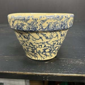 Vintage R Ransbottom 305 Mixing Bowl Blue Spongeware Roseville Ohio Pottery . Nice early piece of stoneware