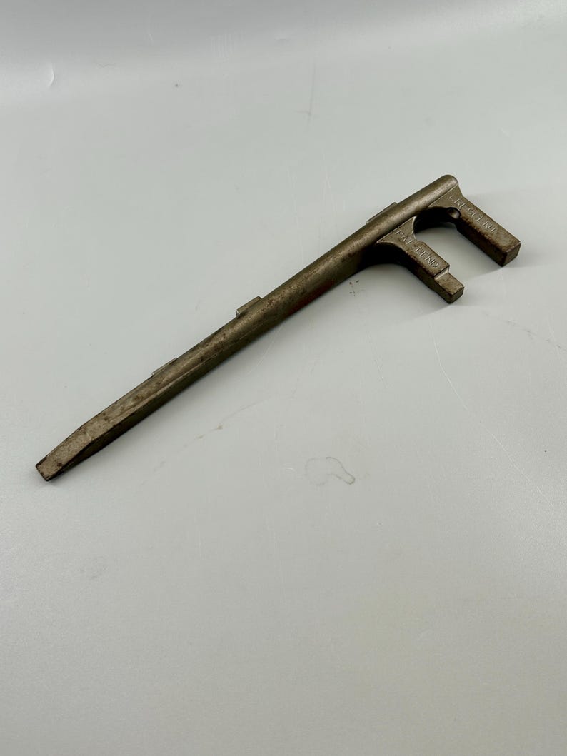 Vintage Crescent Tool Co Valve Wheel Wrench Pat Pend Mechanics Garage Tool